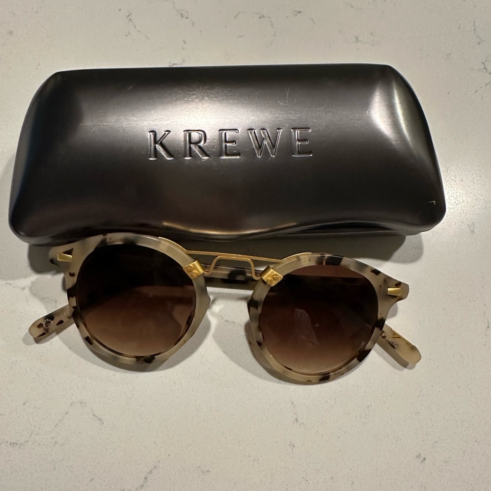 Krewe St. Louis matte oyster